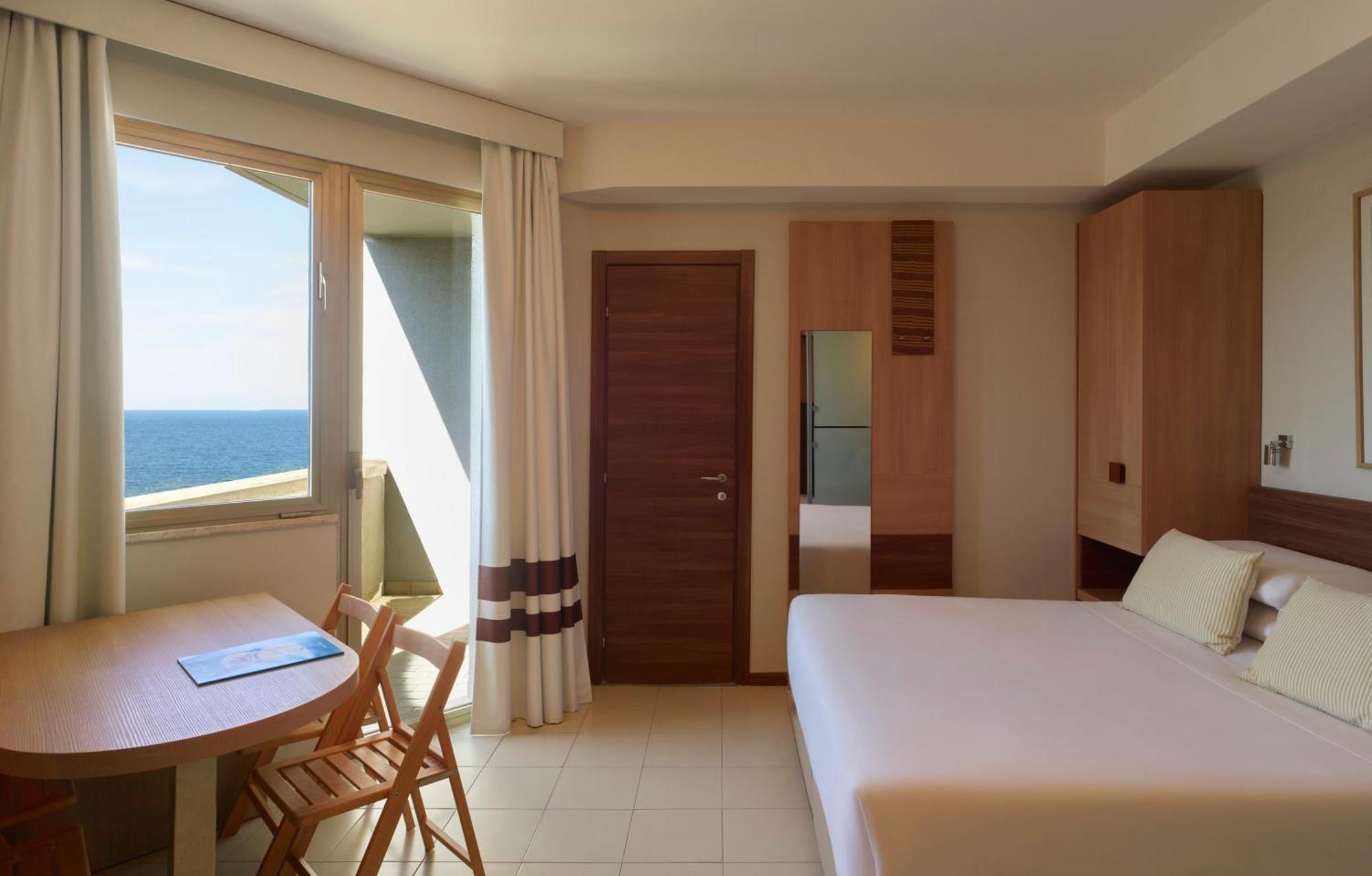 Serena Majestic Residence Montesilvano Ruang foto