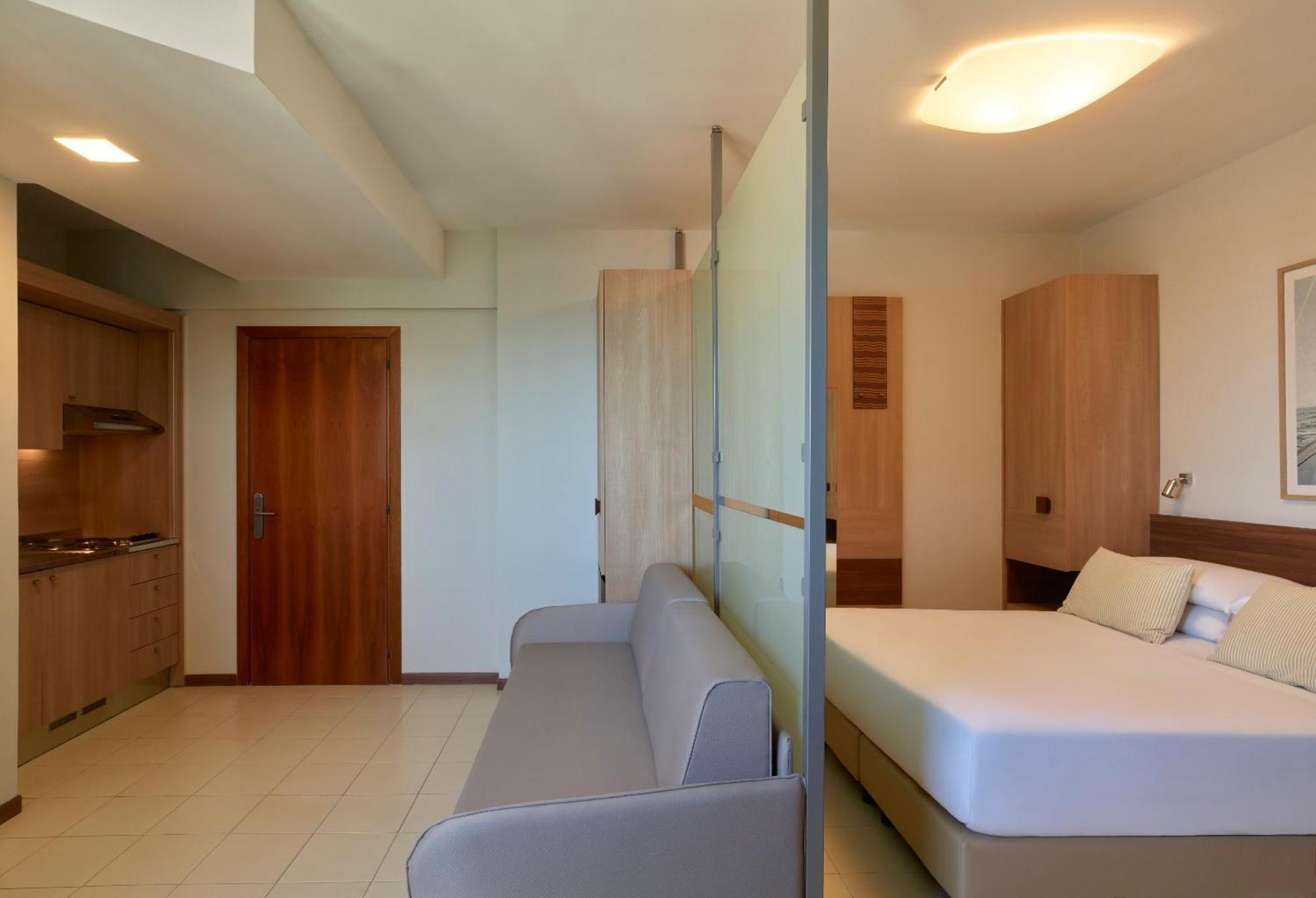 Serena Majestic Residence Montesilvano Ruang foto