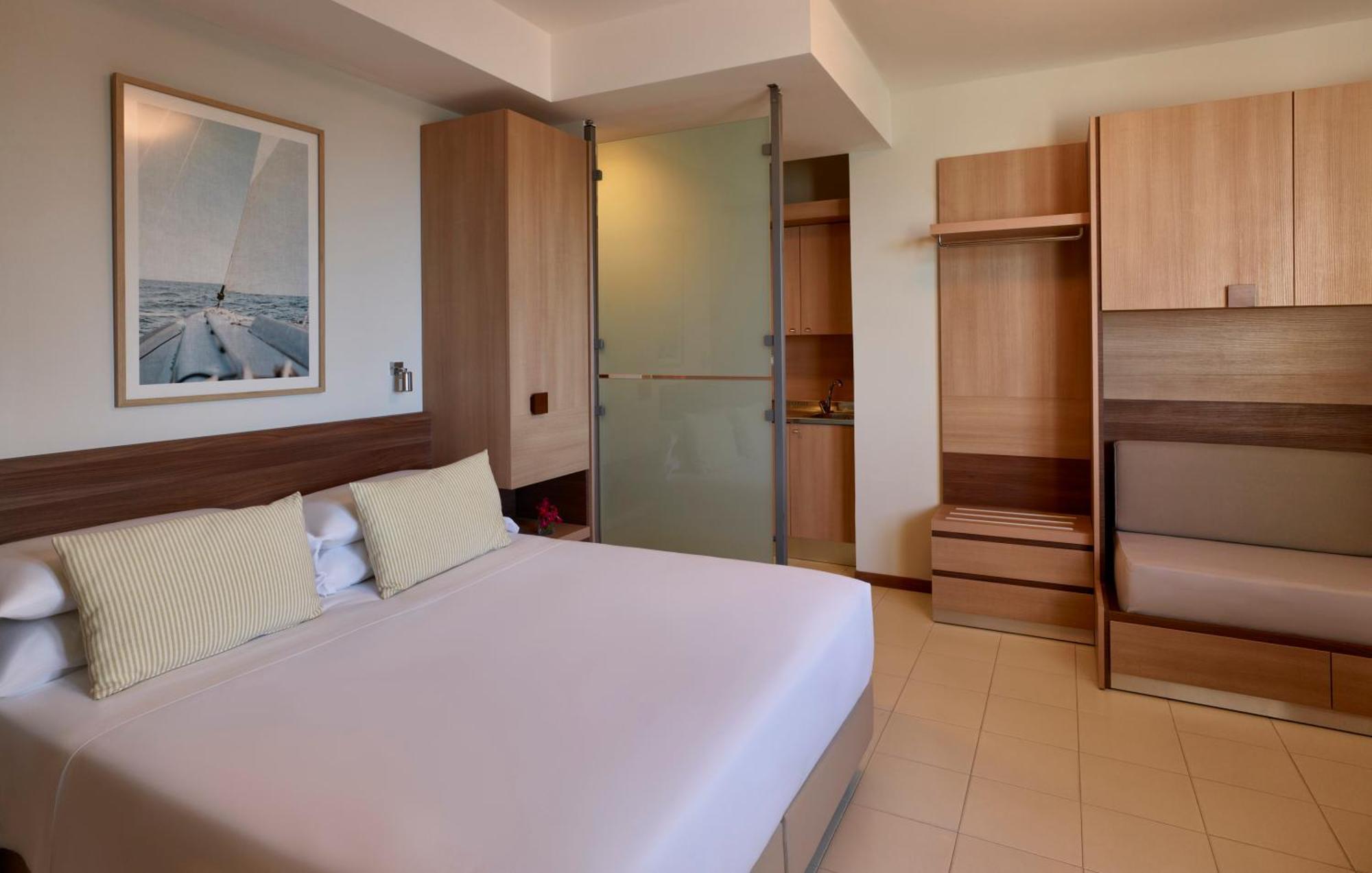 Serena Majestic Residence Montesilvano Ruang foto